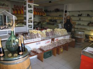 Shop in Poggio